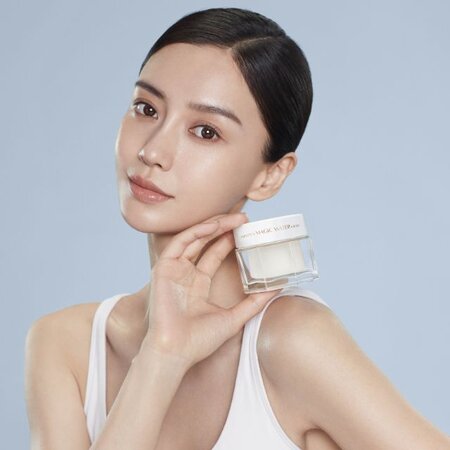 Angelababy with Charlotte Tilbury’s Magic Water Cream Angelababy with Charlotte Tilbury’s Magic Water Cream