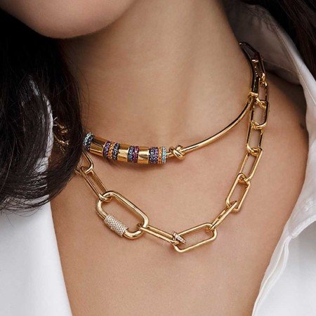 How To Style The Chunky Gold Chain Trend In 2020