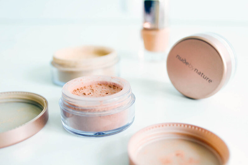 Use baby powder After moisturising your lips, set it with baby powder.